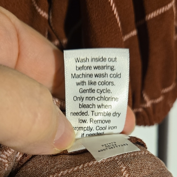 LC Lauren Conrad Brown Plaid V-Neck Blouse - Picture 4 of 10